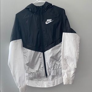 Women’s Nike Windbreaker